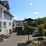 Casa de hóspedes Und Schweinsberg 4*
