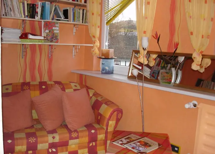 ゲストハウス Und Schweinsberg メーデバッハ